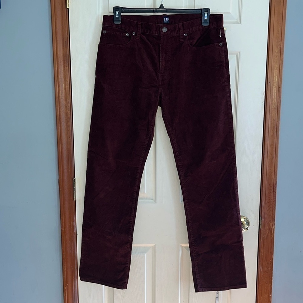 New-gap-34×32-straight chords with gap flex. Burgundy red-smooth corduroy denim.